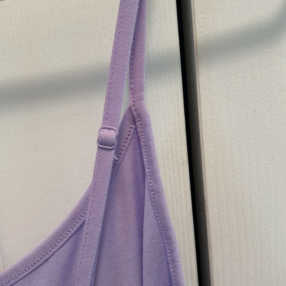 NWT Purple strapped tank top - Picture 5 of 8
